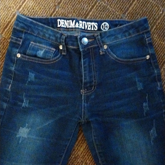 Denim & Rivets Jean Shorts Girl's 10 - Picture 2 of 5